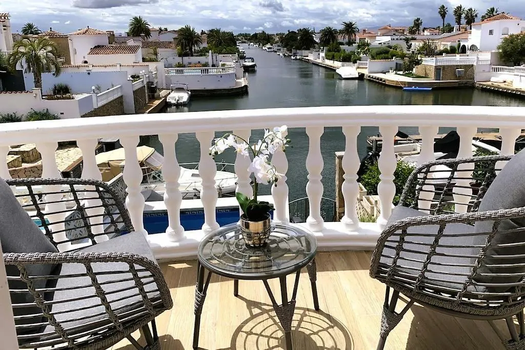 Casa Serenity Au Canal Avec Piscine Et Amarre Empuriabrava Willa